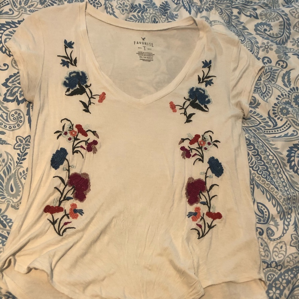 AE soft and sexy embroidered tee - Picture 6 of 6